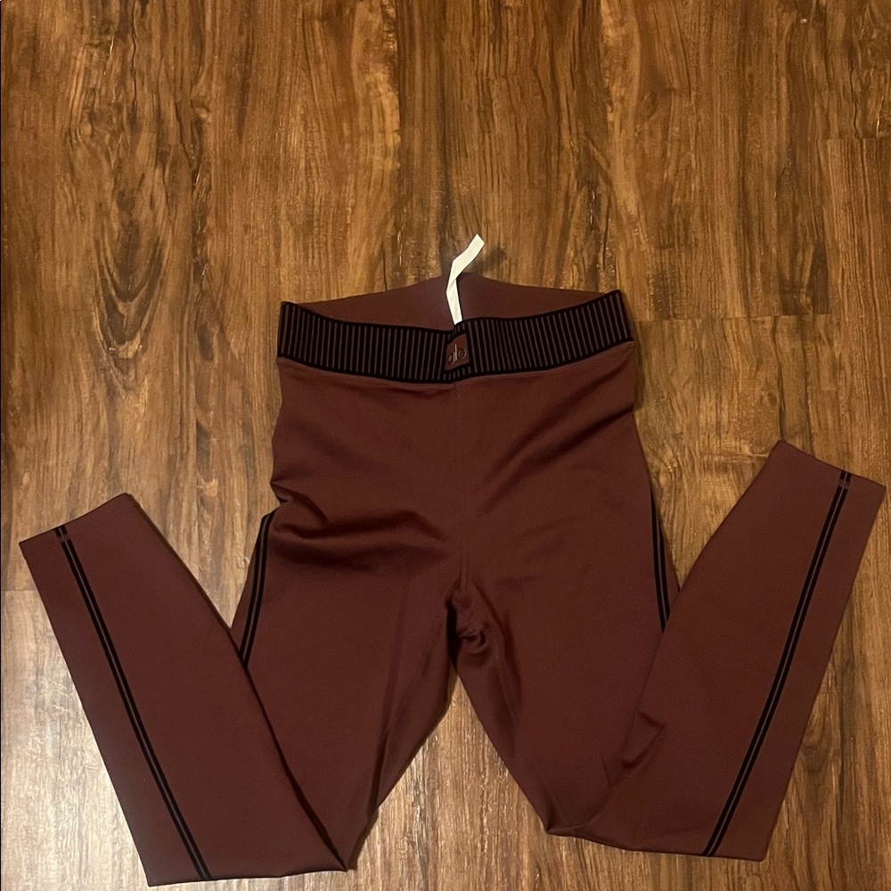 Alo airlift tights cherry